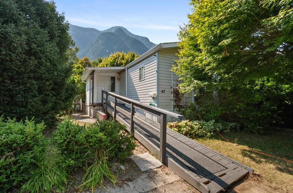 42 62790 FLOOD HOPE ROAD, Hope, BC — Residential for Sale - Photo 2