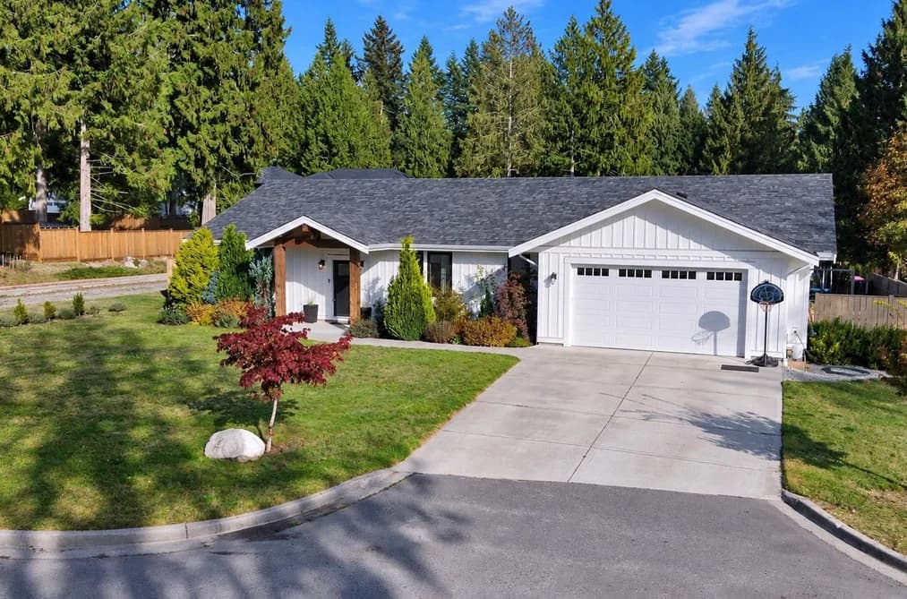 420 SOLAZ PLACE, Gibsons, BC — Residential for Sale - Main Photo