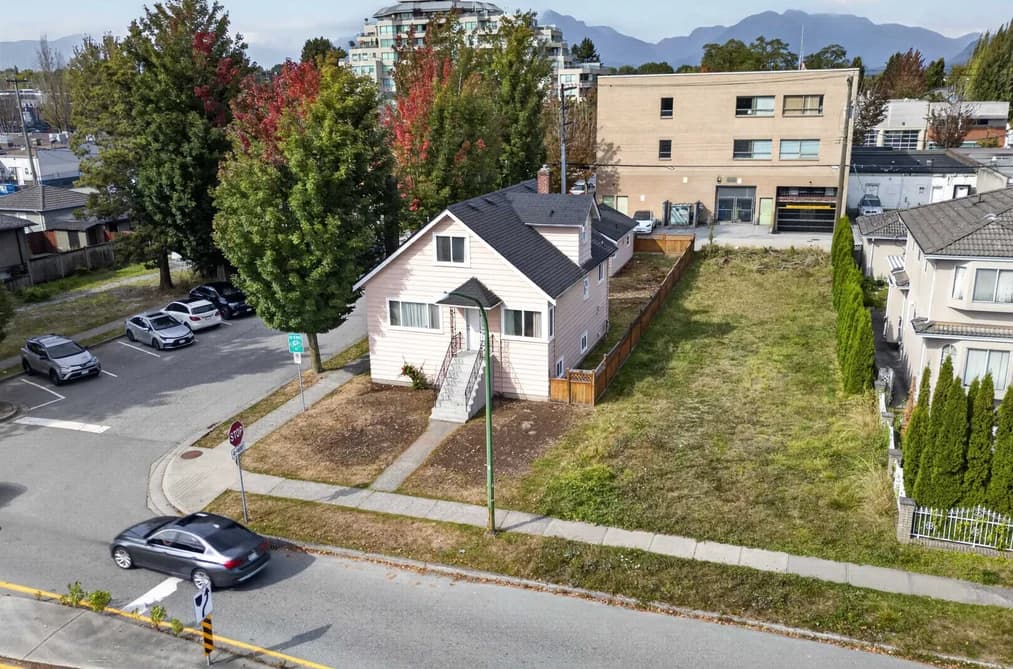 4205 PENDER STREET, Burnaby, BC — Residential for Sale - Photo 2