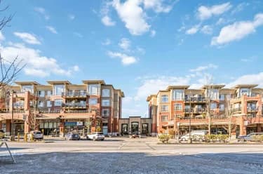 Condo for sale at 421 2970 King George Boulevard Surrey British Columbia - MLS: R3144605