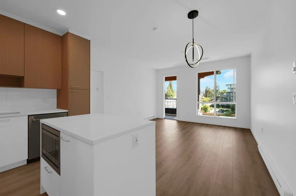 421 7588 16TH STREET, Burnaby, BC — Residential for Sale - Photo 2