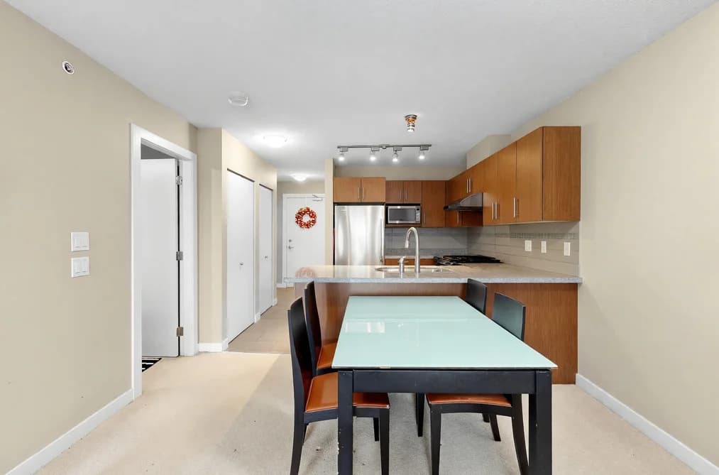 422 6828 ECKERSLEY ROAD, Richmond, BC — Residential for Sale - Photo 2