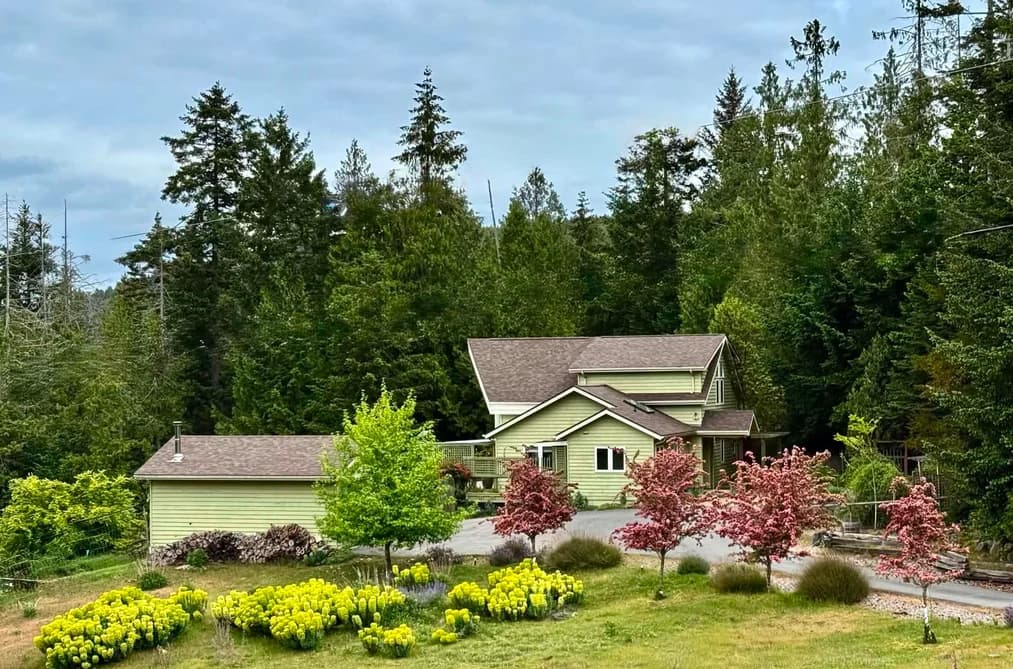 423 FELIX JACK ROAD, Mayne Island, BC — Residential for Sale - Photo 2