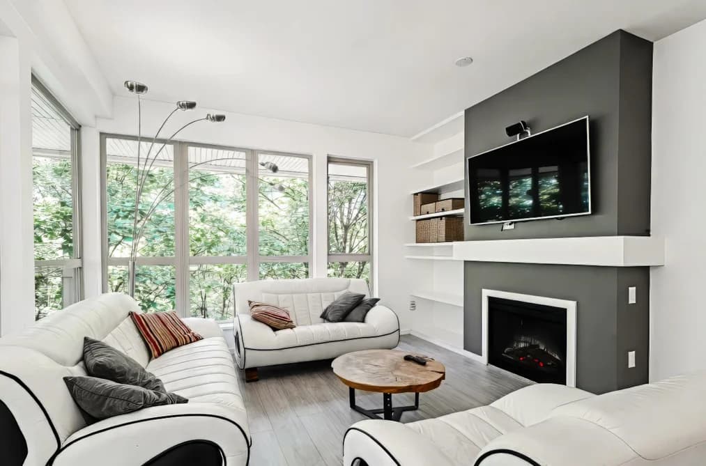 424 801 KLAHANIE DRIVE, Port Moody, BC — Residential for Sale - Photo 2