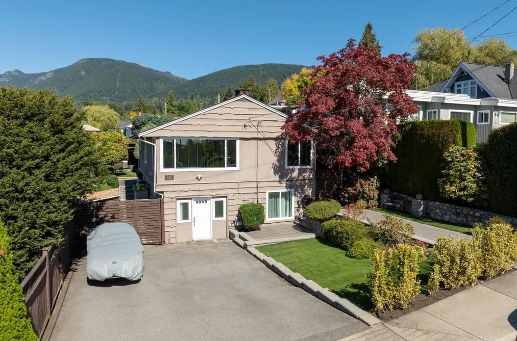 424 W QUEENS ROAD, North Vancouver, BC — Residential for Sale - Photo 2