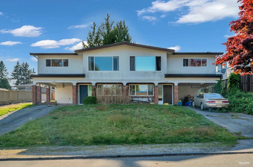 4249 - 4251 BARKER AVENUE, Burnaby, BC — Residential Income for Sale - Main Photo
