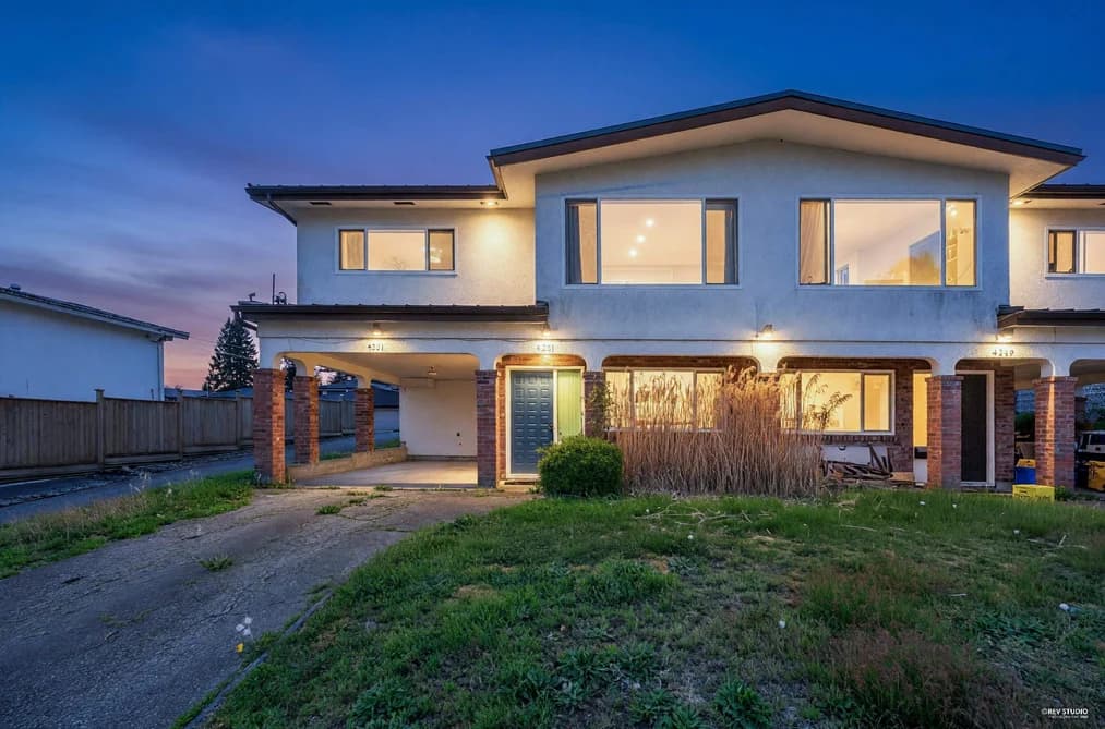 4249 - 4251 BARKER AVENUE, Burnaby, BC — Residential Income for Sale - Photo 2