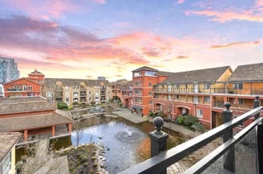 Condo for sale at 425 3 Rialto Court New Westminster British Columbia - MLS: R3139654