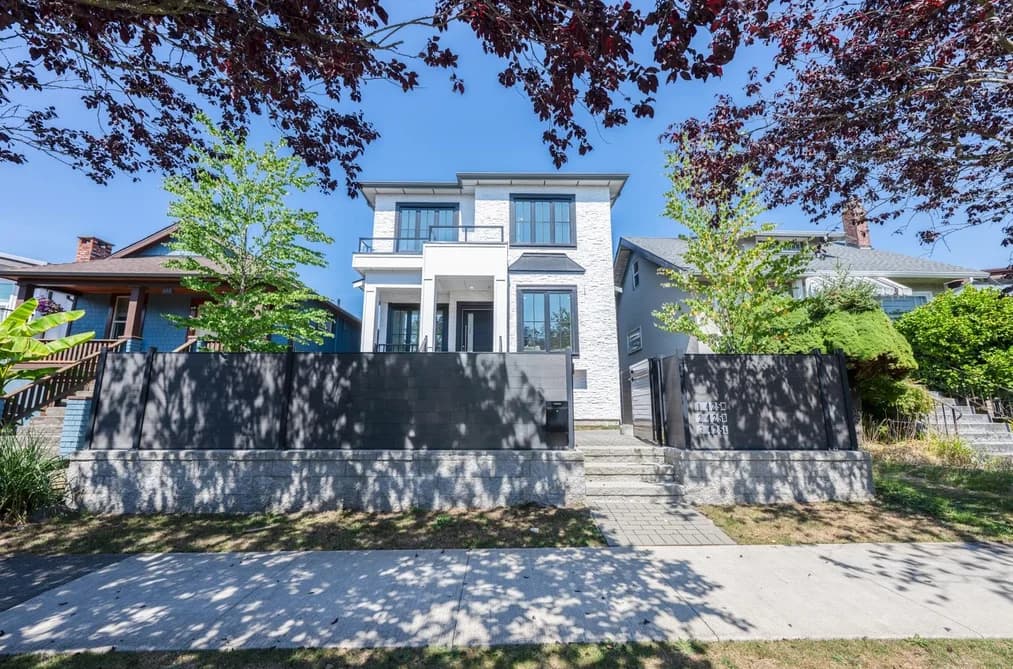 425 E 56TH AVENUE, Vancouver, BC — Residential for Sale - Photo 2