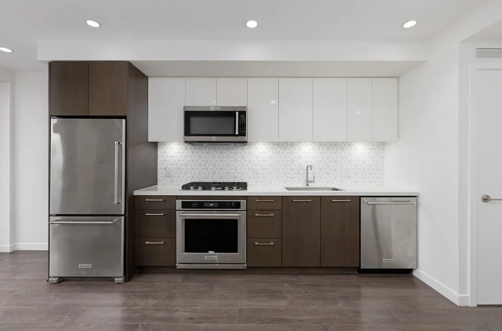 425 GREAT NORTHERN WAY, Vancouver BC V5T 0G5 - Photo 1