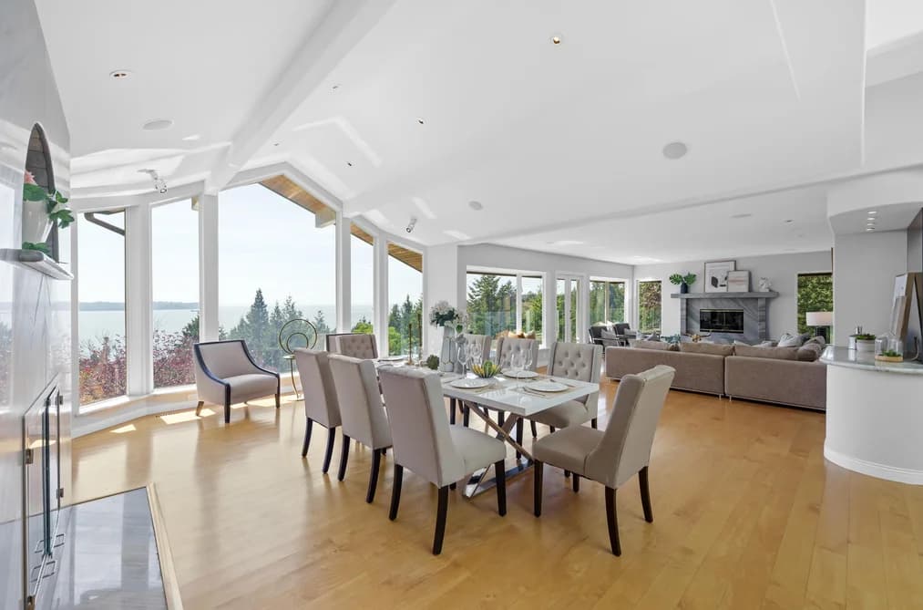 4253 ROCKBANK PLACE, West Vancouver, BC — Residential for Sale - Photo 2