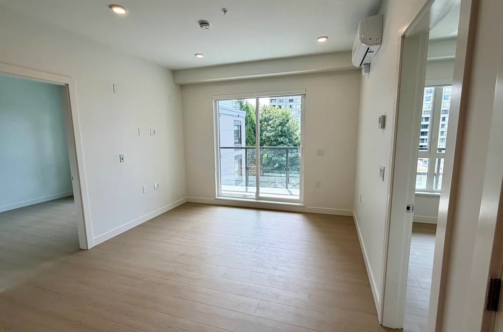 426 82 FIRST STREET, New Westminster, BC — Residential for Sale - Photo 2