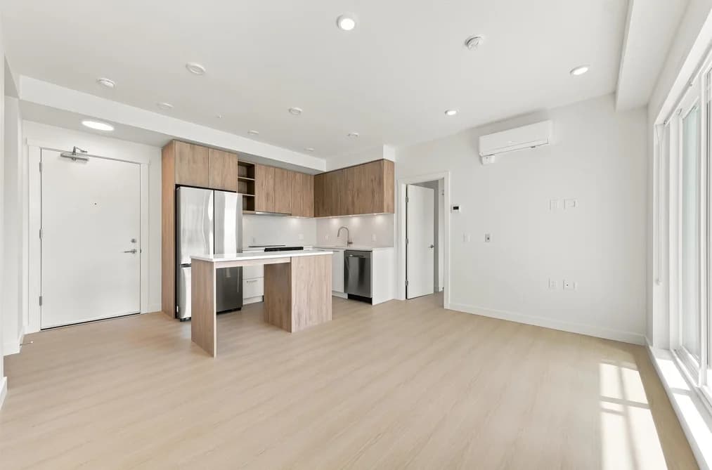427 82 FIRST STREET, New Westminster, BC — Residential for Sale - Photo 2