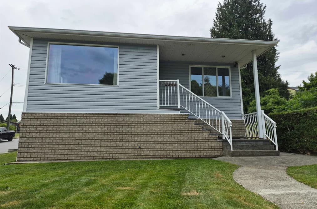4298 MCGILL STREET, Burnaby, BC — Residential for Sale - Photo 2