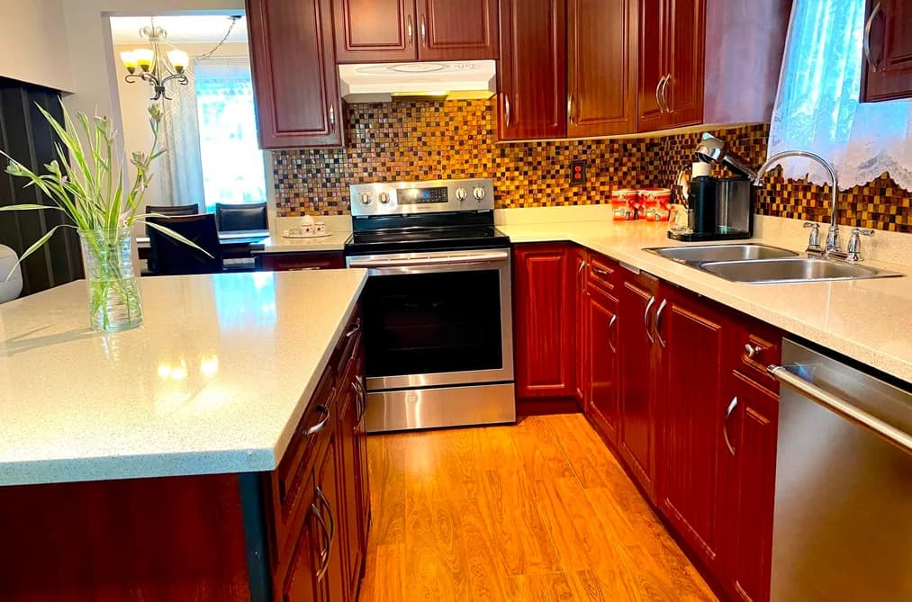 43 8555 KING GEORGE BOULEVARD, Surrey, BC — Residential for Sale - Photo 2
