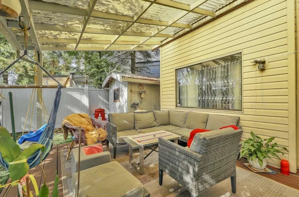 43 8555 KING GEORGE BOULEVARD, Surrey, BC — Residential for Sale - Photo 2
