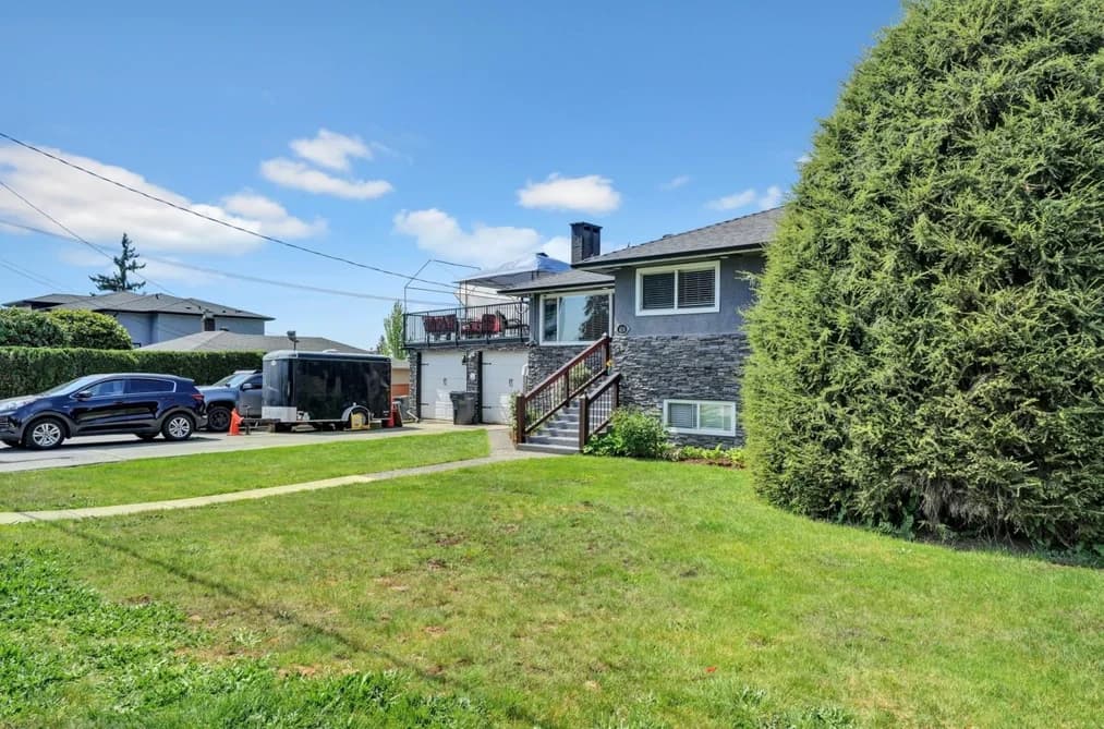 430 MONTGOMERY STREET, Coquitlam, BC — Residential for Sale - Photo 2