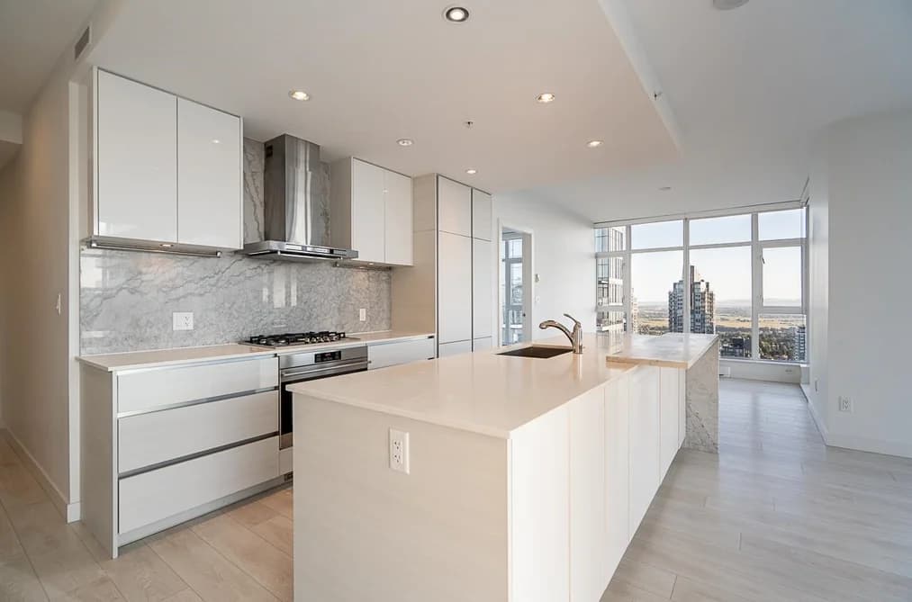 4306 4670 ASSEMBLY WAY, Burnaby, BC — Residential for Sale - Photo 2