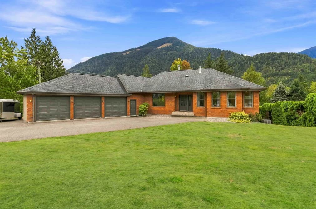 4320 ESTATE DRIVE, Sardis - Chwk River Valley BC V2R 3B4, Sardis - Chwk River Valley, BC — Residential for Sale - Main Photo