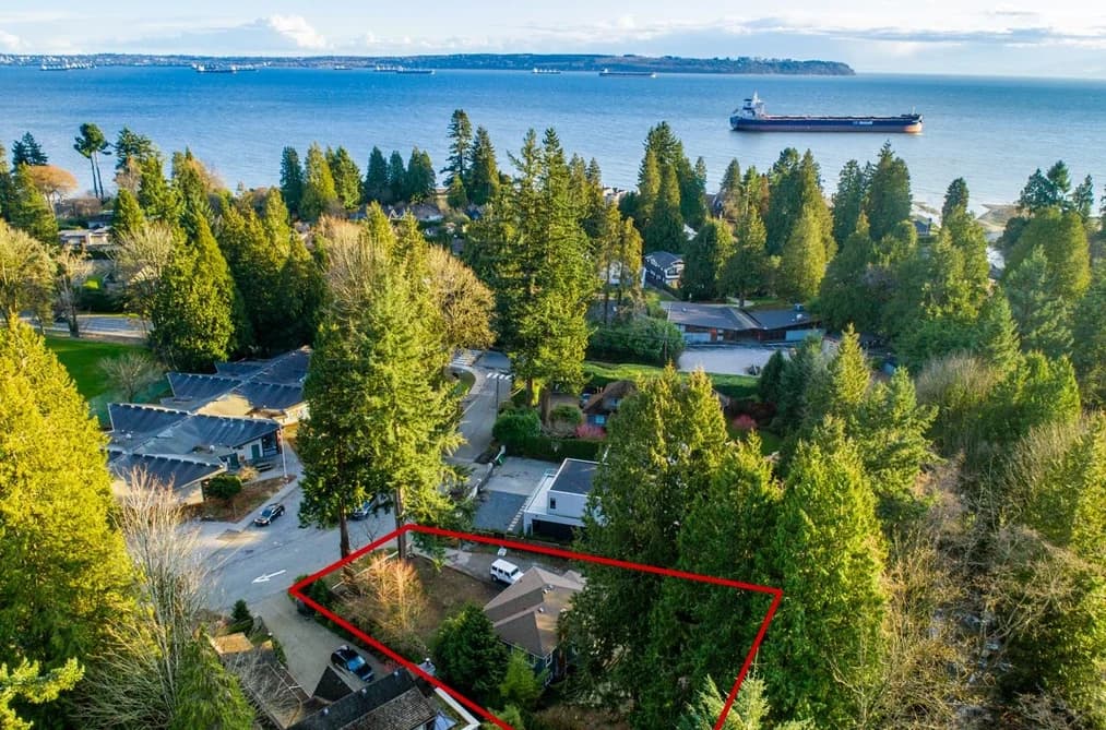4325 MORGAN CRESCENT, West Vancouver, BC — Residential for Sale - Photo 2