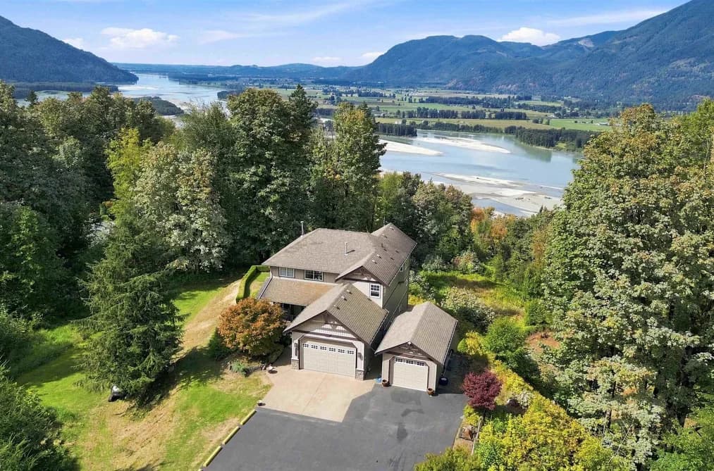 43251 SALMONBERRY DRIVE, Chilliwack, BC — Residential for Sale - Main Photo