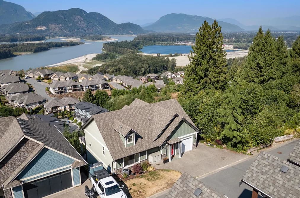 43726 ALAMEDA DRIVE, Chilliwack, BC — Residential for Sale - Main Photo