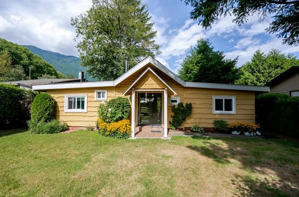 43885 CHESTNUT LANE, Mission, BC — Residential for Sale - Main Photo