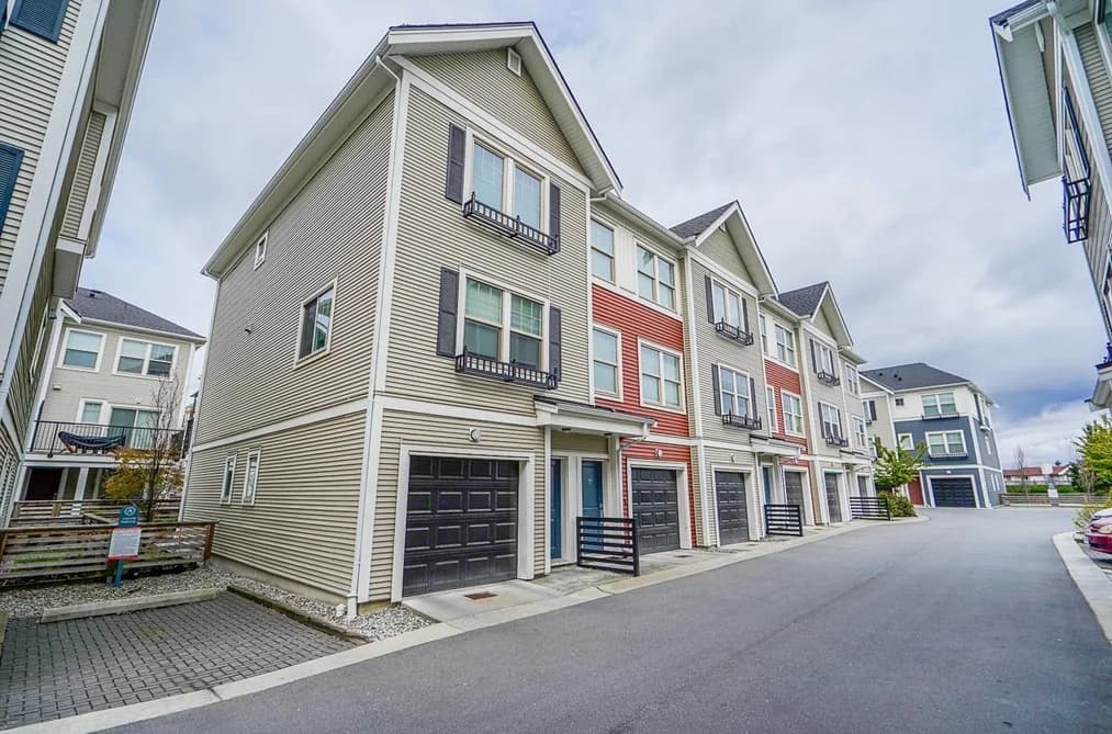 44 32633 SIMON AVENUE, Abbotsford, BC — Residential for Sale - Photo 2