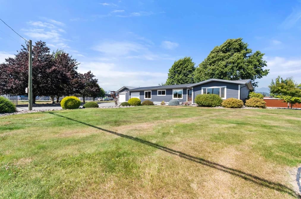 44035 SOUTH SUMAS ROAD, Chilliwack, BC — Residential for Sale - Photo 2
