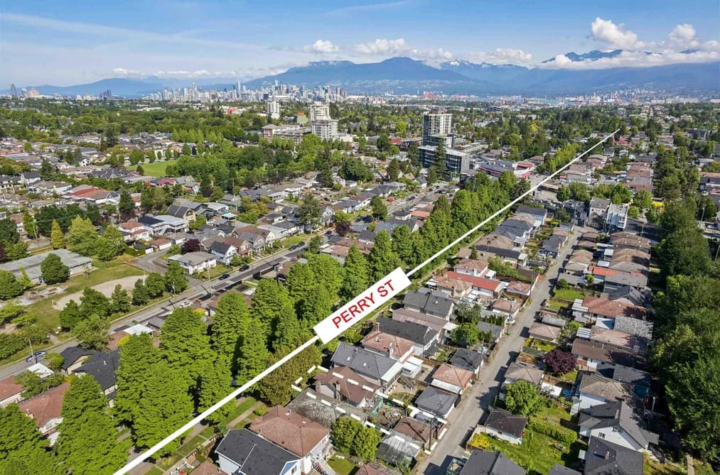 4412 PERRY STREET, Vancouver, BC — Residential for Sale - Photo 2