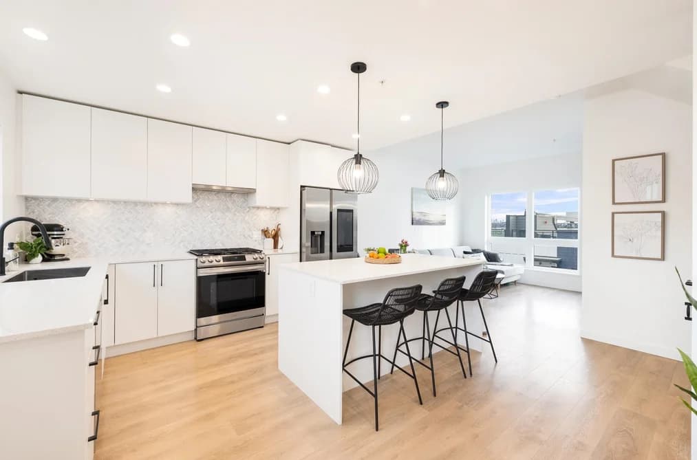 444 545 E 2ND STREET, North Vancouver, BC — Residential for Sale - Photo 2