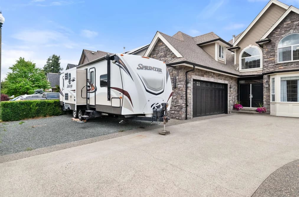 44557 BAYSHORE AVENUE, Chilliwack, BC — Residential for Sale - Photo 2