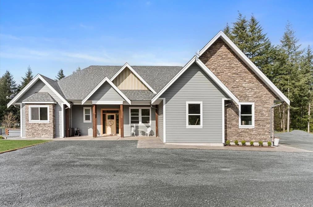 4491 BENCH ROAD, Chilliwack, BC — Residential for Sale - Photo 2