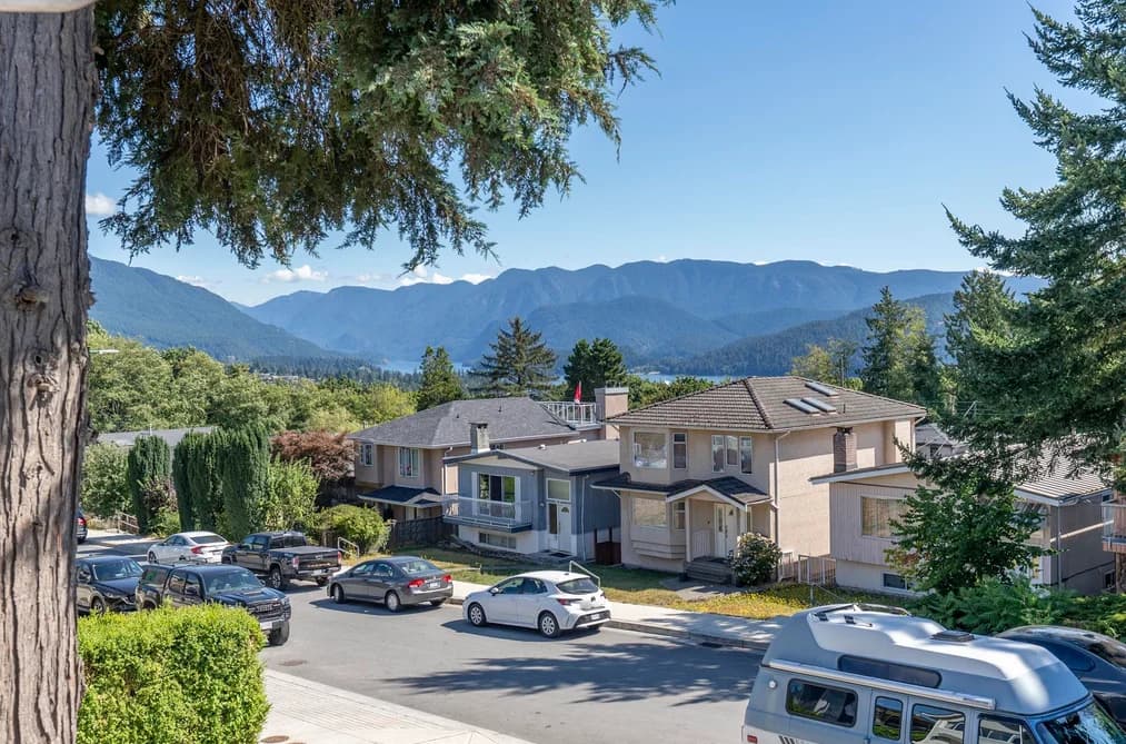 45 N STRATFORD AVENUE, Burnaby, BC — Residential for Sale - Photo 2
