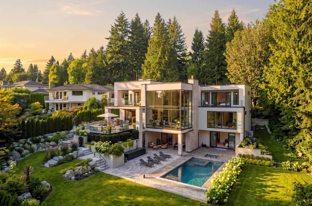 450 MACBETH CRESCENT, West Vancouver, BC — Residential for Sale - Photo 2