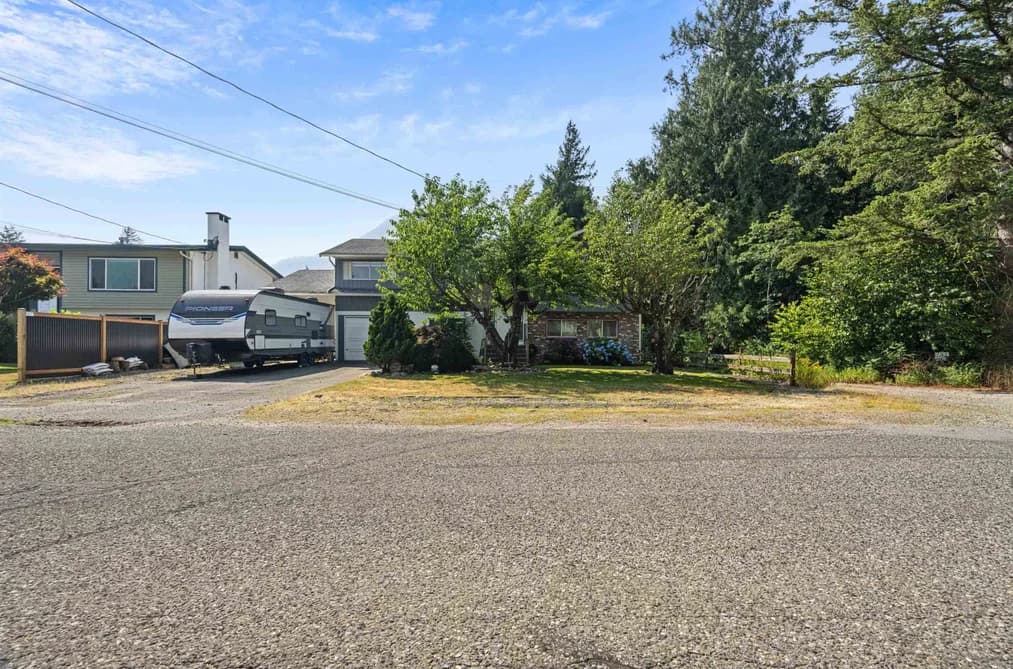450 WARDLE STREET, Hope, BC — Residential for Sale - Photo 2