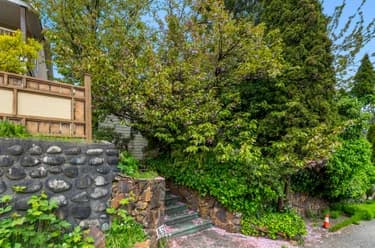 House for sale at 451 E Eighth Avenue New Westminster British Columbia - MLS: R3015395