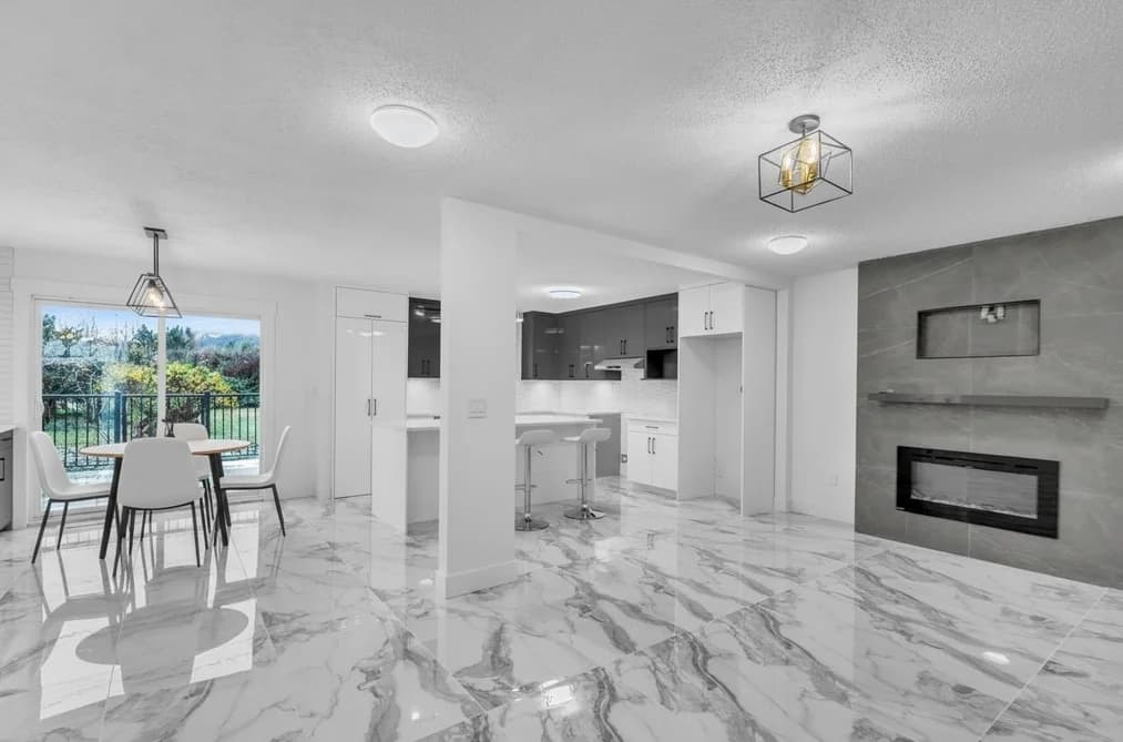 45122 BALMORAL AVENUE, Chilliwack, BC — Residential for Sale - Photo 2