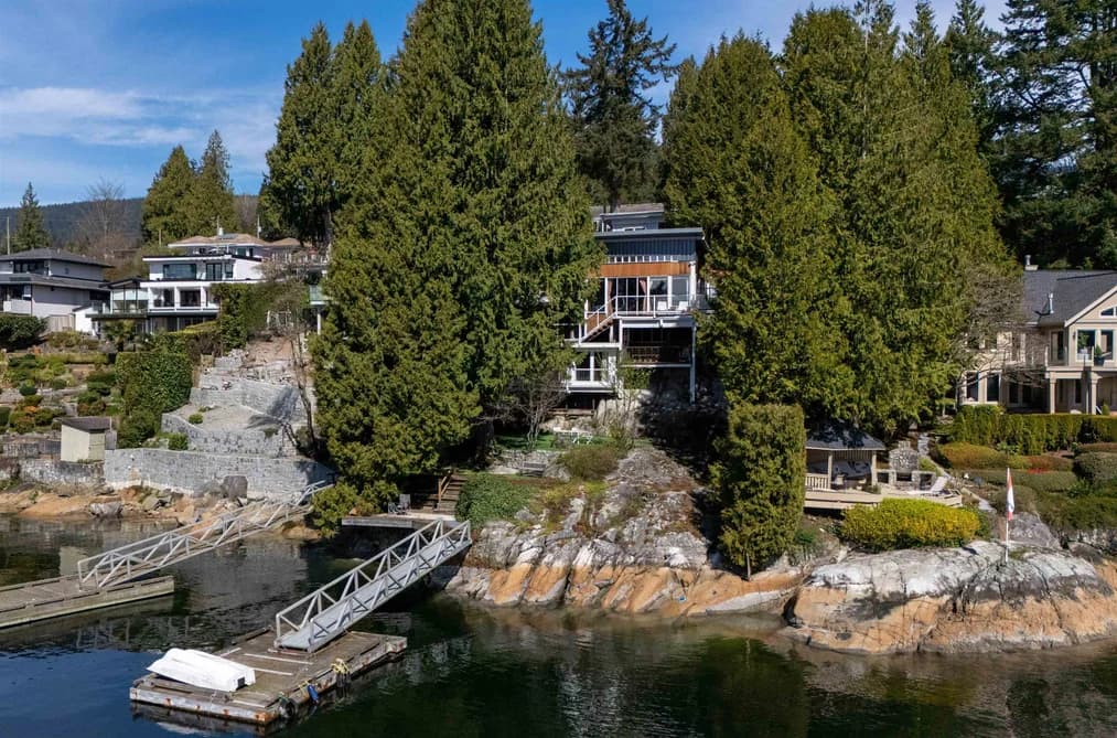 4515 STONEHAVEN AVENUE, North Vancouver, BC — Residential for Sale - Main Photo