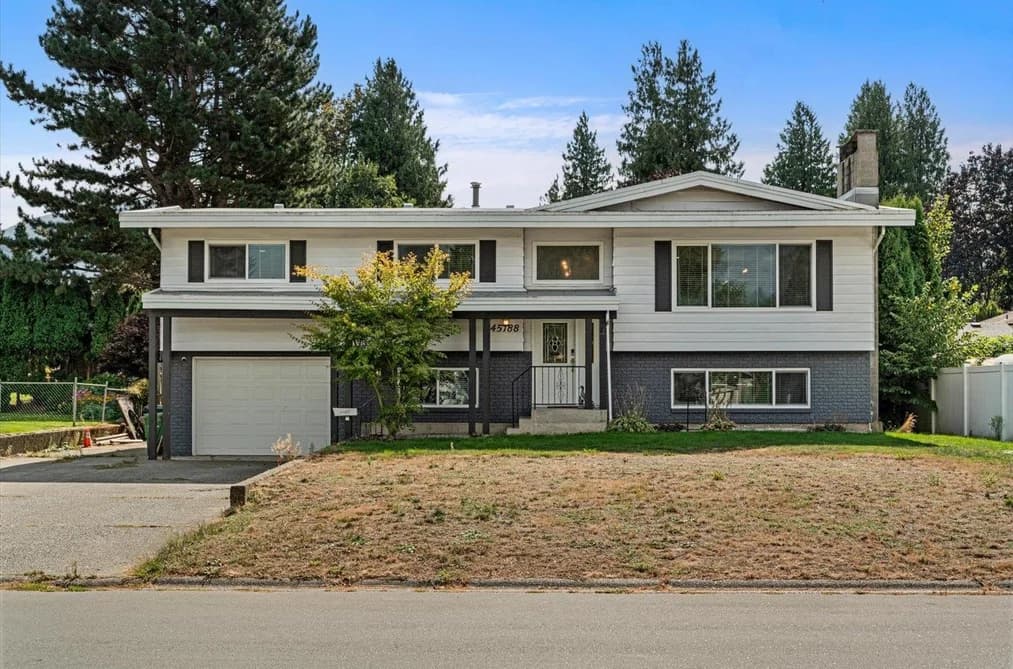45188 REDWOOD AVENUE, Chilliwack, BC — Residential for Sale - Main Photo
