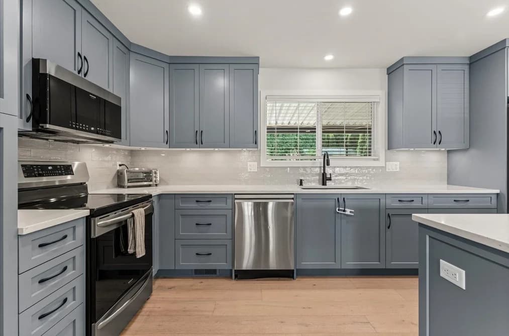 45188 REDWOOD AVENUE, Chilliwack, BC — Residential for Sale - Photo 2