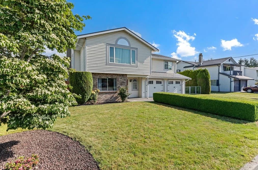 45199 STEVENSON ROAD, Chilliwack, BC — Residential for Sale - Photo 2
