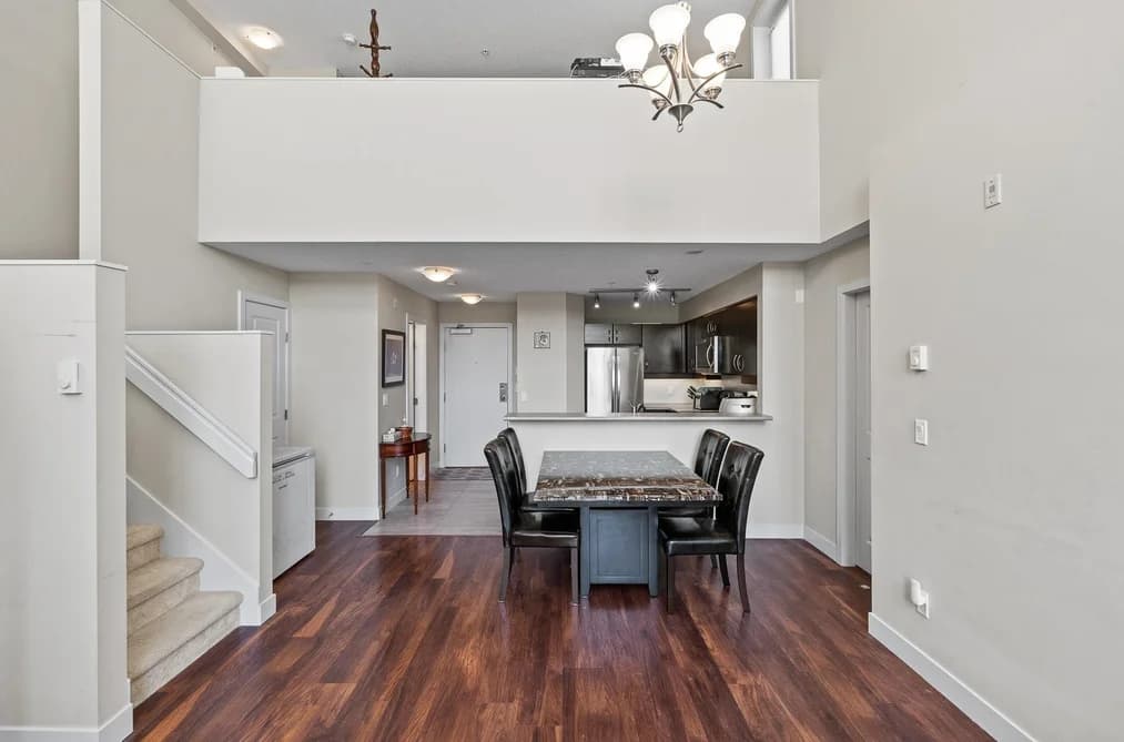 452 10838 CITY PARKWAY, Surrey, BC — Residential for Sale - Photo 2