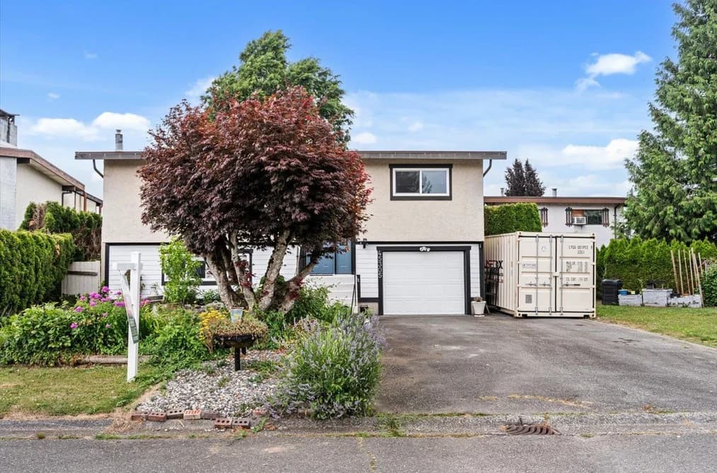45305 PAISLEY AVENUE, Chilliwack, BC — Residential for Sale - Photo 2