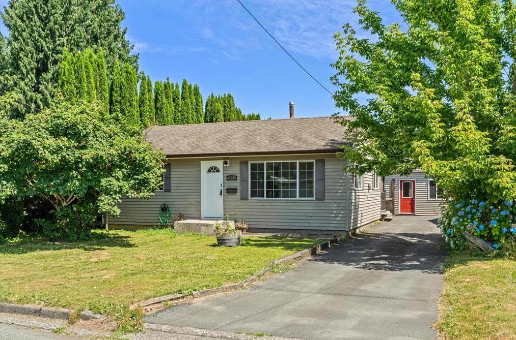 45399 WELLINGTON AVENUE, Chilliwack, BC — Residential for Sale - Main Photo