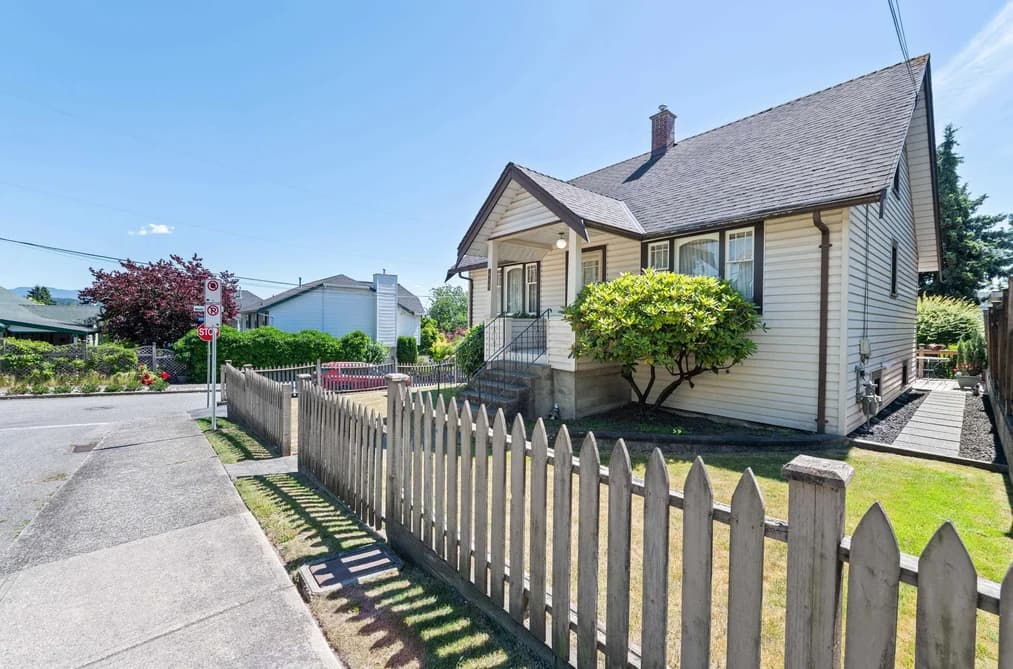 454 ELMER STREET, New Westminster, BC — Residential for Sale - Photo 2
