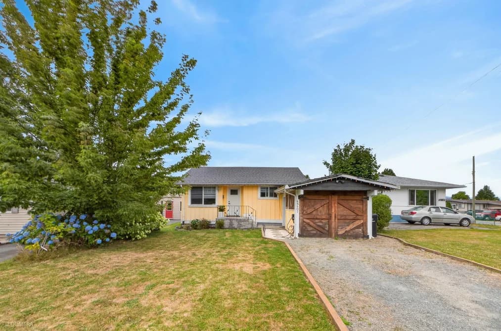 45407 WELLINGTON AVENUE, Chilliwack, BC — Residential for Sale - Photo 2