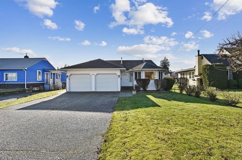 45430 BERNARD AVENUE, Chilliwack, BC — Residential for Sale - Main Photo
