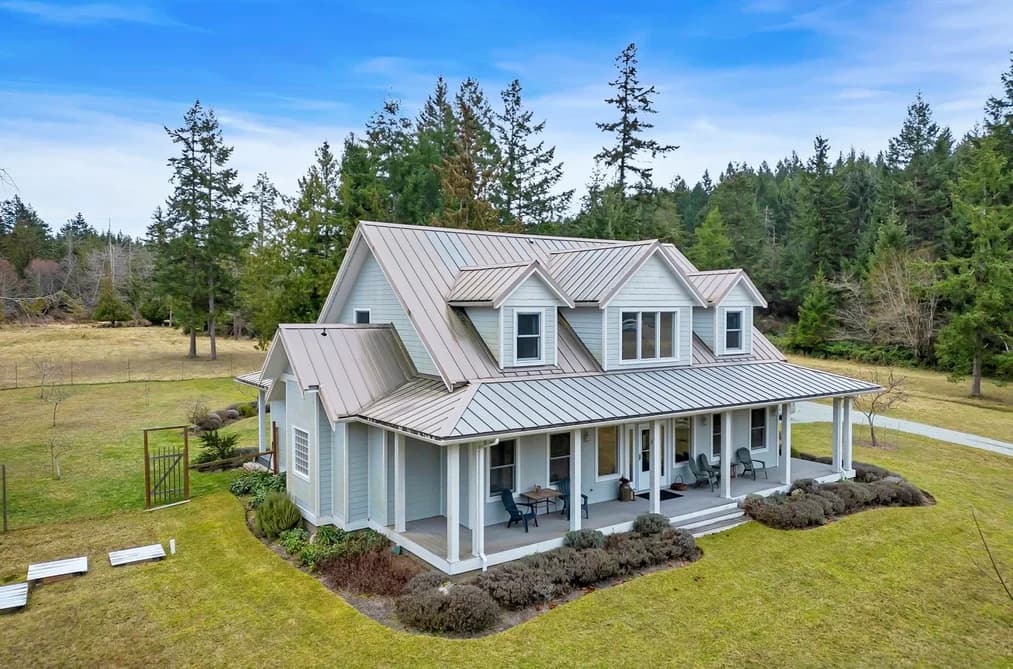 455 ANNE ROAD, Mayne Island, BC — Residential for Sale - Photo 2