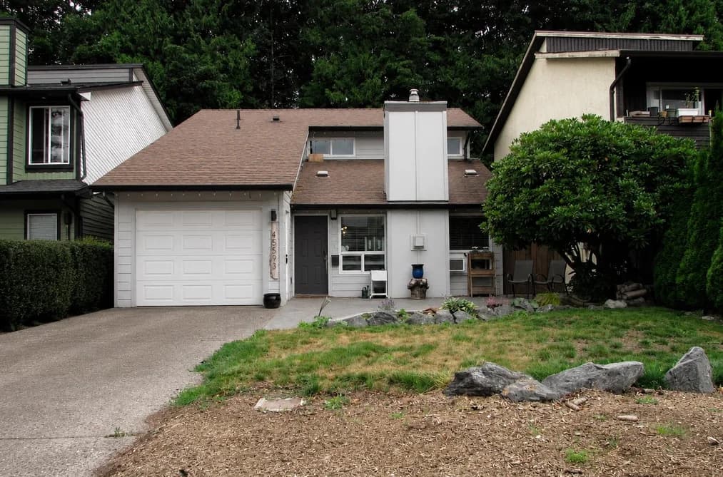 45593 MCINTOSH DRIVE, Chilliwack, BC — Residential for Sale - Photo 2